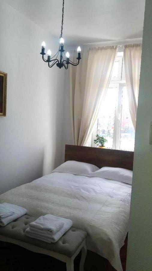Apartament Stefan Apartment คลูจ-นาโปกา ภายนอก รูปภาพ